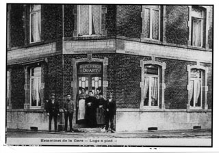 L'estaminet de la gare dans le passé L'estaminet de la gare dans le passé